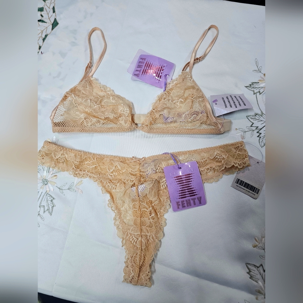 Savage x Fenty Floral Lace Bralette